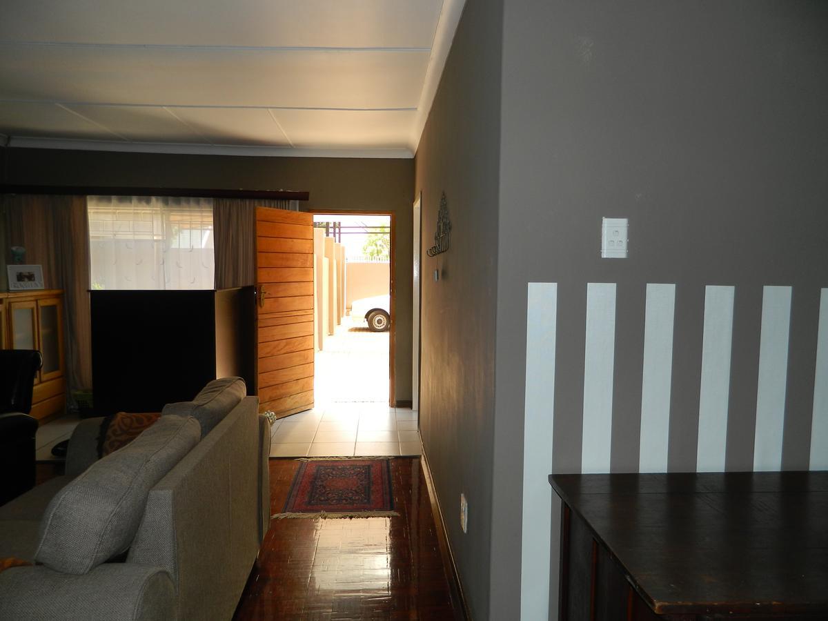 Guest House Gabby Клерксдорп Екстериор снимка